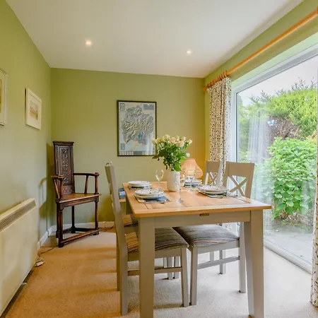 2 Bed In 86885 Holiday home *