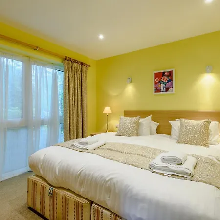2 Bed In 86885 *